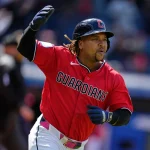 Ramírez truena con dos jonrones y Valdez domina: claves en triunfos de Guardianes y Tigres