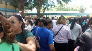 (VIDEO) Caos total: profesores denuncian anomalías en proceso de evaluación