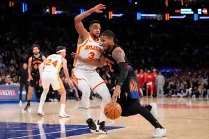 McCollum guía remontada de Hawks y empata la serie ante Knicks