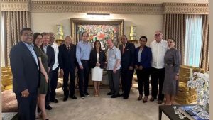 Embajadora de EE. UU. se reúne con directivos del Grupo Corripio