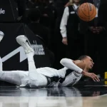 Blazers 106, Spurs 103, 76ers 111, Celtics 97; Wembanyama, sufrió conmoción cerebral AL CAERSE,