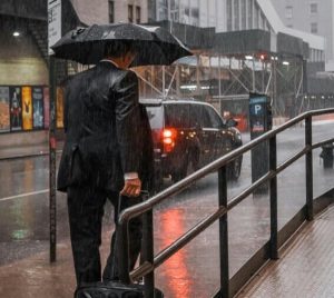 ¡Atención! COE coloca dos provincias en “alerta roja” y 20 en verde y amarilla por intensas lluvias