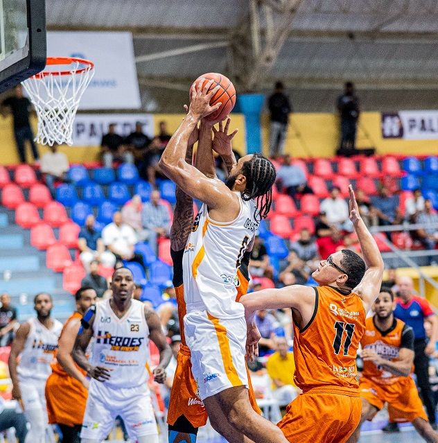 heroes-ganan-primer-juego-de-su-historia-en-la-lnb