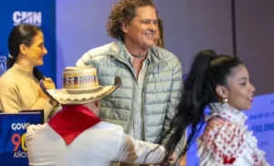 Carlos Vives defiende a los inmigrantes en EE.UU. y reivindica su «orgullo hispano»