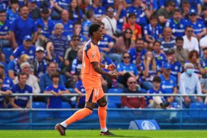 Barcelona se acerca al título de La Liga y el Atlético gana antes de enfrentar al Arsenal