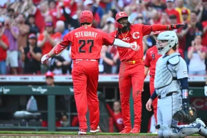 Stewart impulsa a los Rojos, Harper rescata a Filis y Dodgers frenan racha de Cubs
