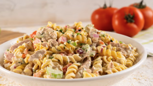 ensalada-de-fideos-con-atun:-ideal-para-una-comida-ligera-y-sencilla