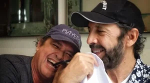 carlos-vives-y-juan-luis-guerra-unen-voces-en-«buscando-el-mar»,-inspirado-en-garcia-marquez