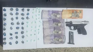 Operativos policiales dejan drogas, armas y varios detenidos en distintas provincias