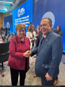 Valdez Albizu destaca estabilidad económica de RD en escenario global incierto