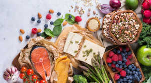 Alimentación, clave para una menopausia más llevadera, según especialistas