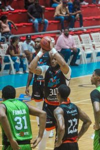 Los Titanes logran segundo triunfo al vencer a los Soles