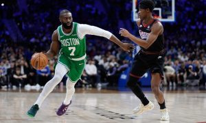 Pritchard y Tatum se combinan para 62 puntos, Celtics vence a Sixers en juego 4