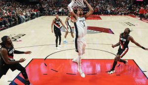Wembanyama regresa y Spurs vencen comodamente a Trail Blazers