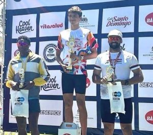 Triatlón en Sans Soucí: David Ballesta lidera jornada y se lleva el título