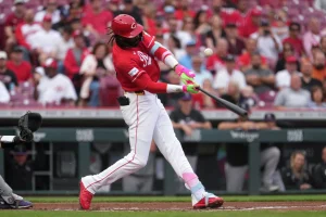 De la Cruz brilla en victoria 7-2 de Cincinnati; Azulejos blanquean 3-0 a Boston y Rays frenan 1-0 a Cleveland