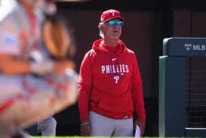 Phillies blanquean a los Giants en el debut de Mattingly. Otros resultados