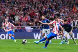 Atlético de Madrid y Arsenal empatan a un gol en  partido de ida de semis Champions League