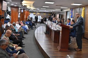 JCE: socializa con partidos avances de cedulación nacional y en el exterior con partidos políticos