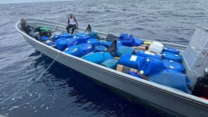 incautan-hasta-40-toneladas-de-cocaina-en-barco-interceptado-frente-a-canarias