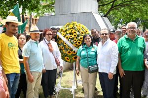 Frente Amplio y Alianza País homenajean a Mauricio Báez y reclaman reforma de la seguridad social