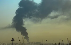 un-ataque-con-dron-lanzado-por-iran-causa-un-incendio-en-una-zona-industrial-de-emiratos-arabes-unidos