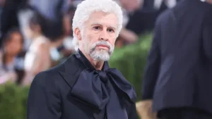 bad-bunny-sorprende-en-la-met-gala-al-presentarse-con-un-disfraz-de-anciano