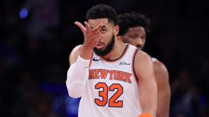 Knicks arrollan a Sixers con juego casi perfecto
