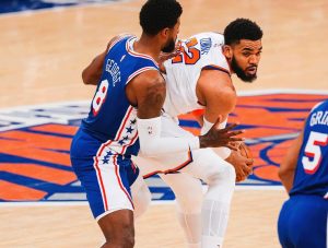 Knicks aplastan a los 76ers 137-98 y toman ventaja en semifinales del Este