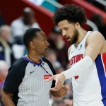 Pistons golpean primero y vencen a Cavaliers 111-101 en inicio de la serie