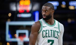 jaylen-brown-es-multado-con-50,000-dolares-tras-critica-al-arbitraje