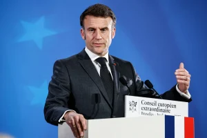 macron-condena-ante-pezeshkian-los-ataques-a-navios-y-solicita-reabrir-«sin-condiciones»-ormuz
