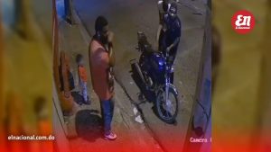 captan-en-video-asalto-a-hombre-junto-a-su-hijo-en-el-almirante