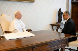 el-primer-ministro-de-haiti-visita-al-papa-y-le-expone-la-crisis-en-su-pais