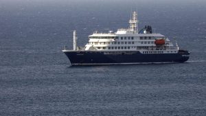 francia-repatriara-a-cinco-pasajeros-afectados-por-alerta-sanitaria-en-crucero-que-llegara-a-tenerife