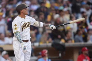 manny-machado-conecta-su-jonron-numero-200-con-el-uniforme-de-los-padres-vencev-4-2-a-st.-louis