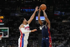 Cavaliers sobreviven con Harden y Strus para acercarse en la serie ante Pistons