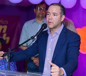 johnny-pujols-acusa-al-gobierno-de-debilitar-partidos