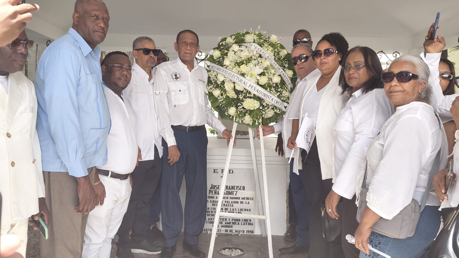 Recuerdan a Peña Gómez con homenaje en el Cristo Redentor a 28 años de su fallecimiento