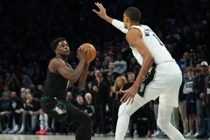 Ant lidera la remontada de los T-Wolves ante los Spurs para empatar la serie