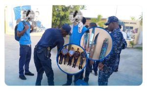 Hallan cuchillos durante operativos  escolares