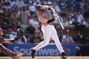 castellanos-empata-con-jonron-en-la-novena-y-padres-dejan-en-el-terreno-a-los-cardinals