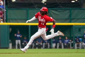 steer-y-elly-de-la-cruz-lideraron-ofensiva-de-los-rojos,-mientras-que-abbott-domino-en-blanqueada-a-astros