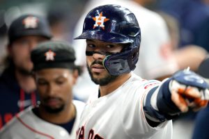 lesion-obliga-a-carlos-correa-a-operarse-y-perderse-toda-la-temporada-con-astros