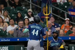 Rodríguez la sacó los Mariners extienden a 8 su racha récord de la franquicia contra los Astros