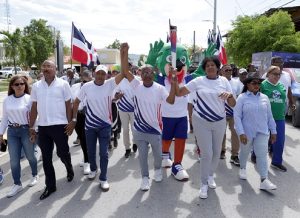 provincia-independencia-enarbola-espiritu-deportivo-recorrido-antorcha