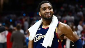 donovan-mitchell-se-convierte-en-super-donovan-y-conduce-a-cleveland-a-empatar-serie-contra-detroit