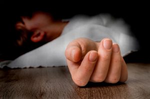 Hombre mata a su expareja en colmado de Alma Rosa y luego se suicida