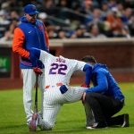 Juan Soto abandona el partido tras molestia en el tobillo