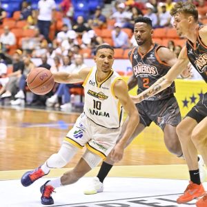 Metros cobran dulce venganza ante Cañeros y afianzan su paso en la cima